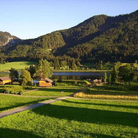 Haus Alpenfriede 게스트하우스 3*